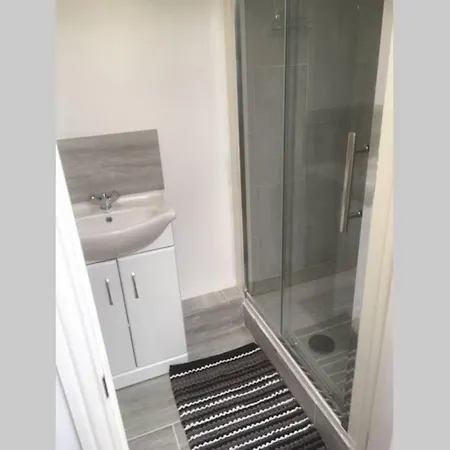 Comfy New Self Contained 1 Bed Flat - Modern! Apartment Draycott  Exterior photo
