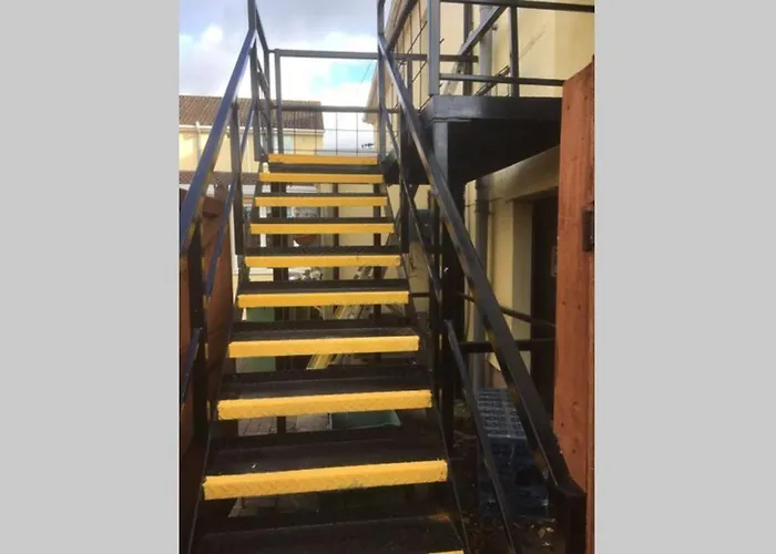 Comfy New Self Contained 1 Bed Flat - Modern!