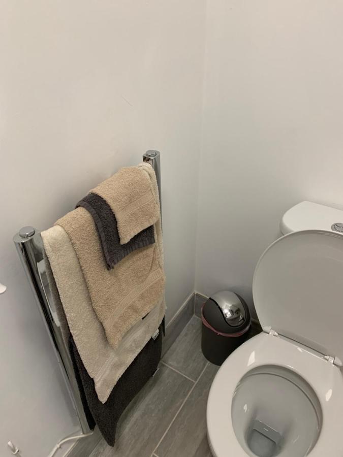 Comfy New Self Contained 1 Bed Flat - Modern! *