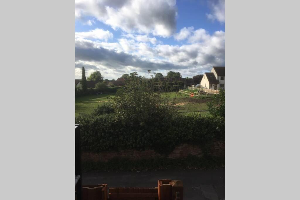 Apartment Comfy New Self Contained 1 Bed Flat - Modern! *